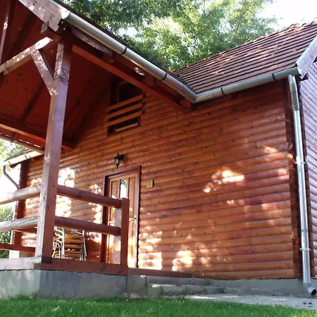 Holiday park Aquatherma Termalfalu Es *