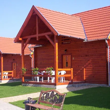 Aquatherma Termalfalu Es Holiday park *