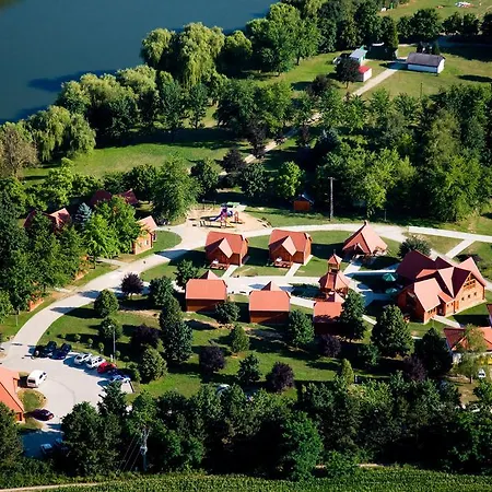 Aquatherma Termalfalu Es Feriepark Zalaegerszeg